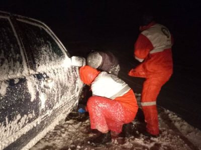 نجات ۲۸ نفر متاثر از برف و کولاک در شمال آذربایجان‌غربی