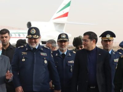 بازدید فرمانده کل ارتش از جت آموزشی یاسین