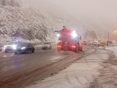 برف‌روبی بیش‌از ۲۵۰ کیلومتر از محورهای مواصلاتی آذربایجان‌غربی