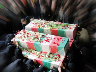 زیارت مزار شهید گمنام به سبک یک دهه نودی!