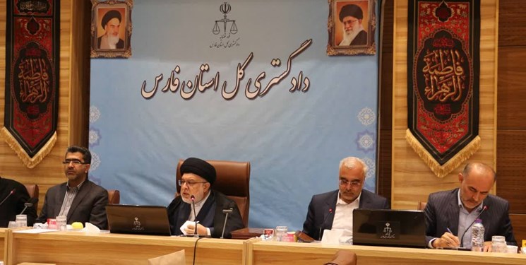 با وجود کثرت رسانه‌ها شاهد کمترین جرم مطبوعاتی و سیاسی هستیم