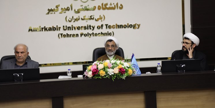طراحی الگوی حکمرانی برای شکل‌گیری تعامل بین حوزه و دانشگاه