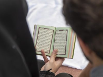 درباره عواقب چشم‌چرانی و بی‌حجابی در صفحه 353 قرآن بخوانید+فیلم، متن و مفاهیم
