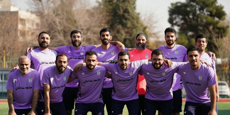 مداحان برای کمک به نیازمندان فوتبال بازی کردند+عکس