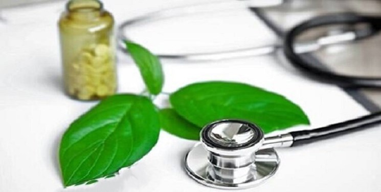 ویزیت رایگان طبیب سنتی در یکی از مساجد تهران