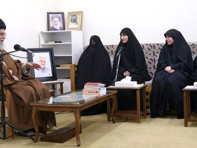 انتشار نخستین‌بار| خاطره رهبر انقلاب از جلسه عجیب با فرماندهان سپاه و نقل قول حاج قاسم از همسرشان برای حضرت آیت‌الله خامنه‌ای