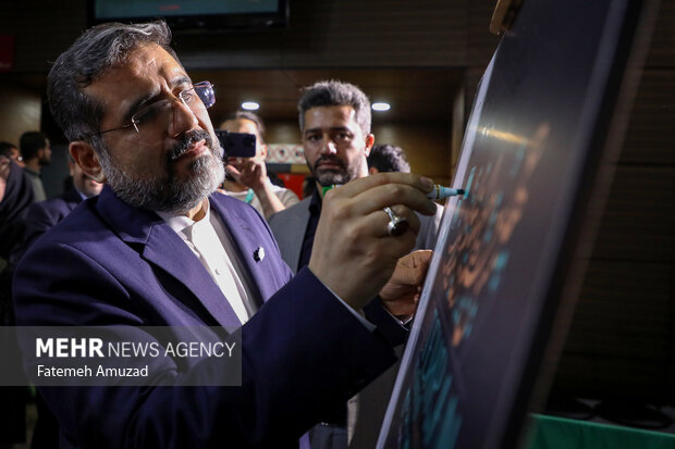 مدیریت فرهنگی کشور در مرز قانون می‌ایستد
