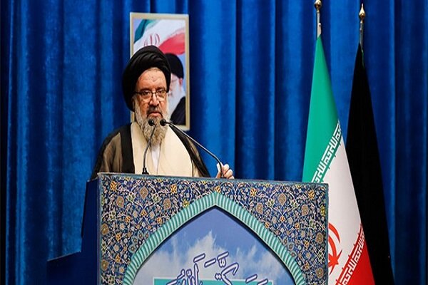 شهدا افتخار ابدی ملت ایران هستند/ داعش تابلوی آمریکا و رژیم صهیونیستی است