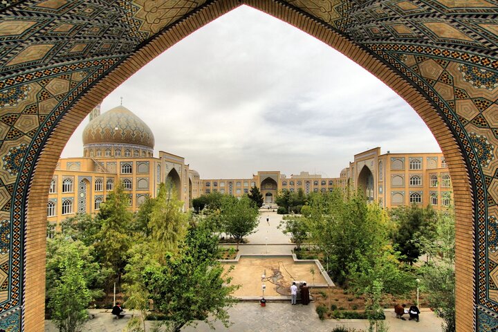 برخی ساده‌انگاران برای رویکرد سکولار استدلال‌های فقهی ذکر می‌کنند/عناوین ثانویه از مسلمات فقه است