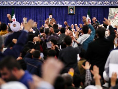  ایجاد دو قطبی در جامعه از اهداف دشمن است/قدرت نقش‌آفرینی مردم را نباید فراموش کنیم