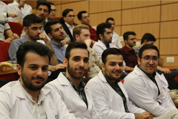 سهم دانشجویان شاهدوایثارگر از قبولی در دانشگاه‌های علوم پزشکی/ ۲۵ درصد دانشجویان دارای بالاترین معدل