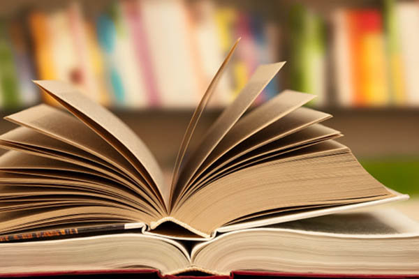 انتصاب رییس نمایشگاه کتاب و پایان کار پنج جایزه ادبی