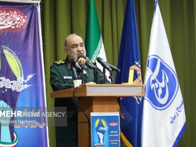 قرآن، راه جهاد، ایثار، صبر و ایمان را به ما یاد می‌دهد