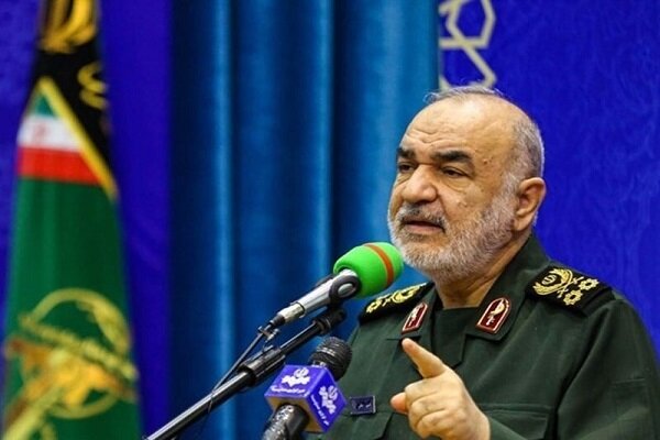 قوی‌بودن در گرو «اقتدار علمی» یک جامعه است/ همه اجزای سپاه در خدمت دانشگاهیان هستند