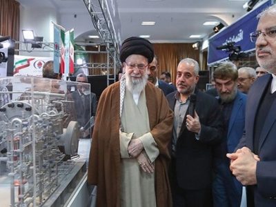 ادامه بازدید رهبر انقلاب از نمایشگاه توانمندی‌های تولید داخلی