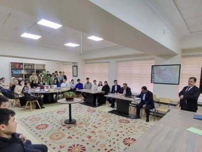 عدم اعتماد به دشمن و عدم اتکا به بیگانگان تضمین کننده پایداری پیشرفت است