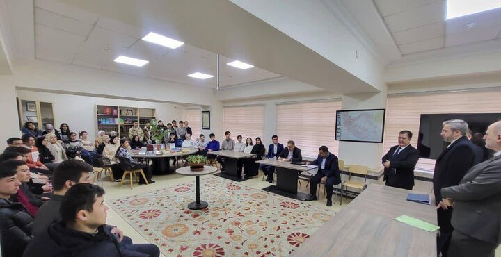 عدم اعتماد به دشمن و عدم اتکا به بیگانگان تضمین کننده پایداری پیشرفت است
