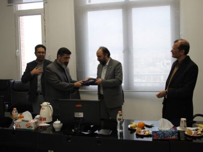 سرپرست دانشگاه صنعتی شریف از مدیران شهری تقدیر کرد/ درخواست بازسازی مسجد دانشگاه شریف