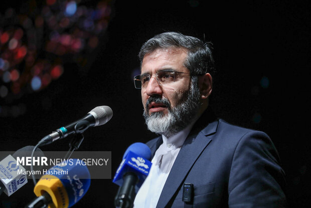 جامعه تشنه افرادی مانند استاد انصاریان است