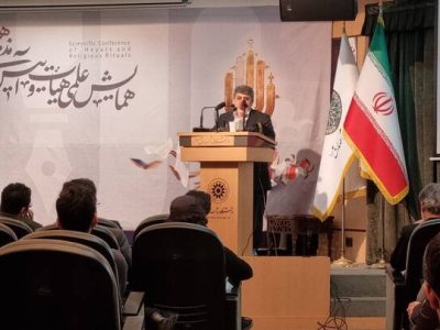 اساتید و بزرگترها با مداحان جوان مهربان‌تر رفتار کنند